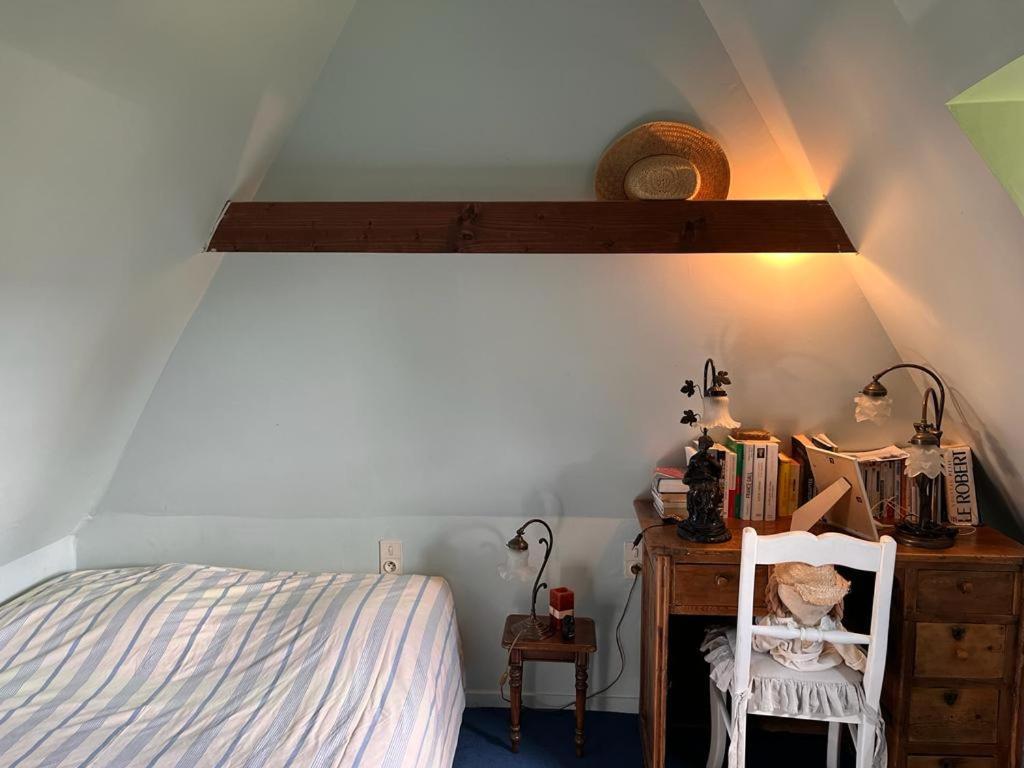 Jolie Maison Normande Au Calme Foulbec Extérieur photo
